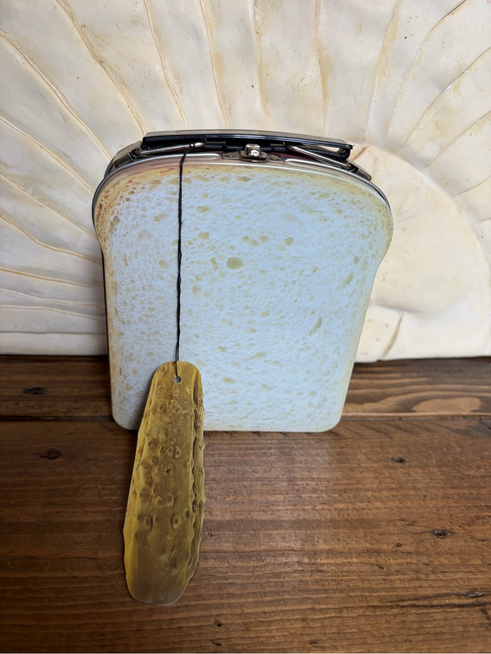 Plug Metal Tin Sandwich Storage Lunch Container